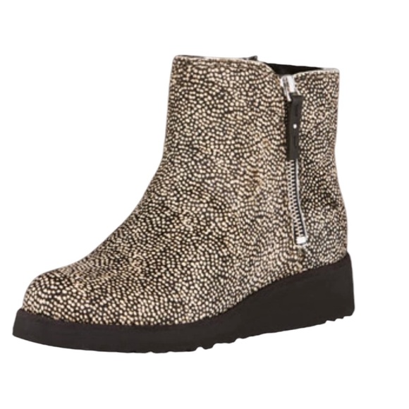 UGG Shala Genuine Calf Hair Wedge Boots Women's Size 9 - Picture 2 of 14